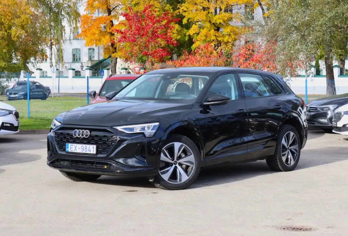 AUDI Q8 E-TRON