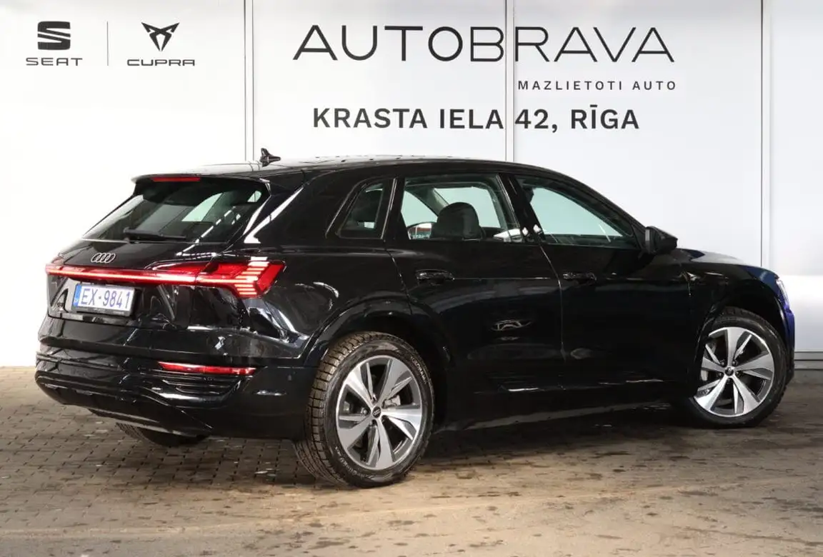 AUDI Q8 E-TRON