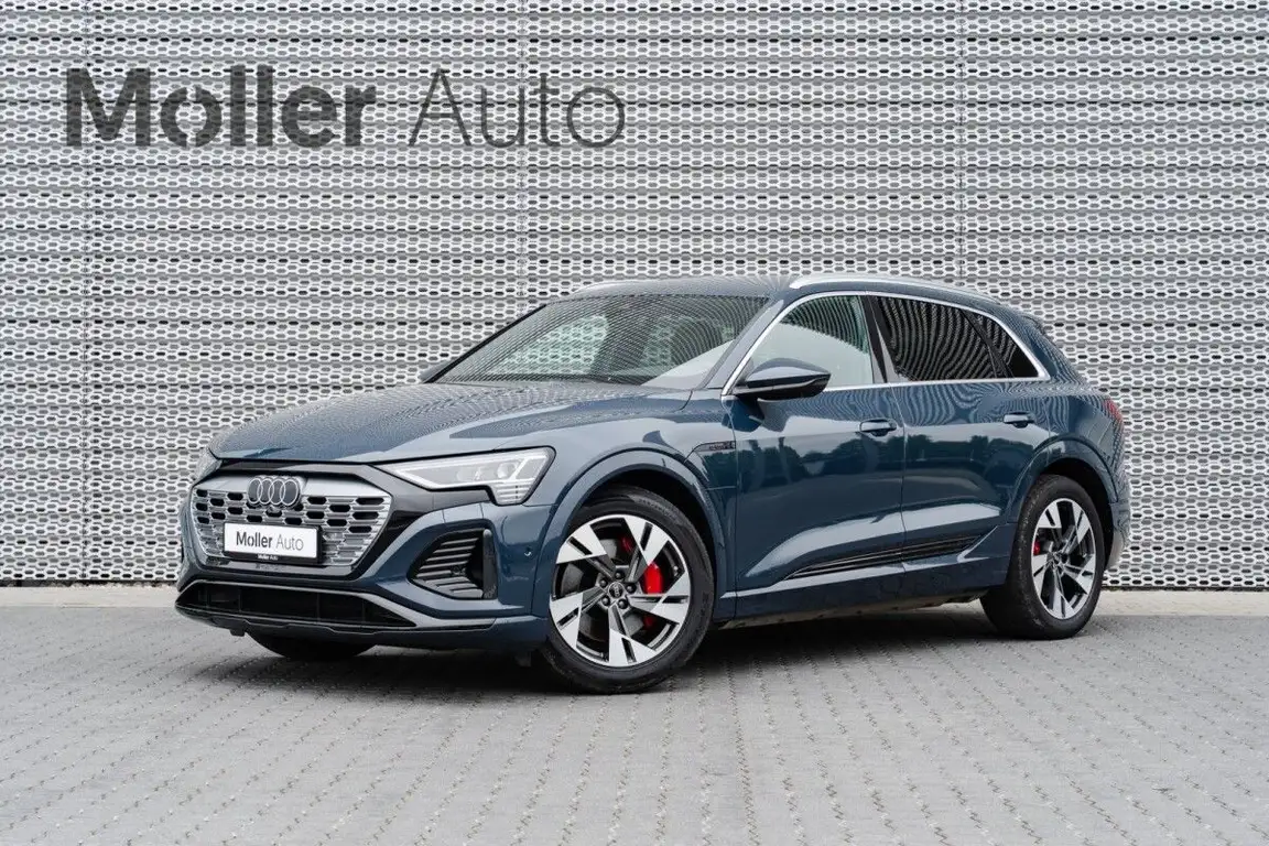 AUDI Q8 E-TRON