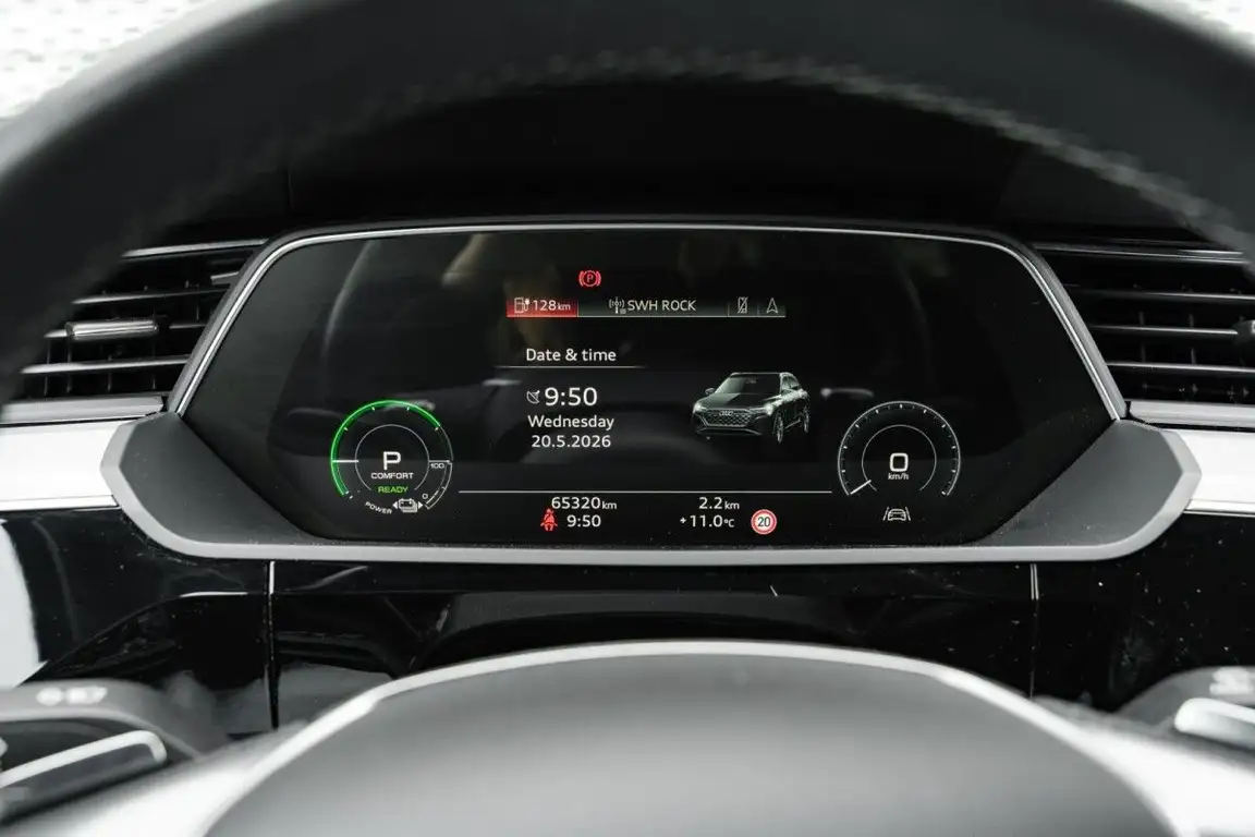 AUDI Q8 E-TRON