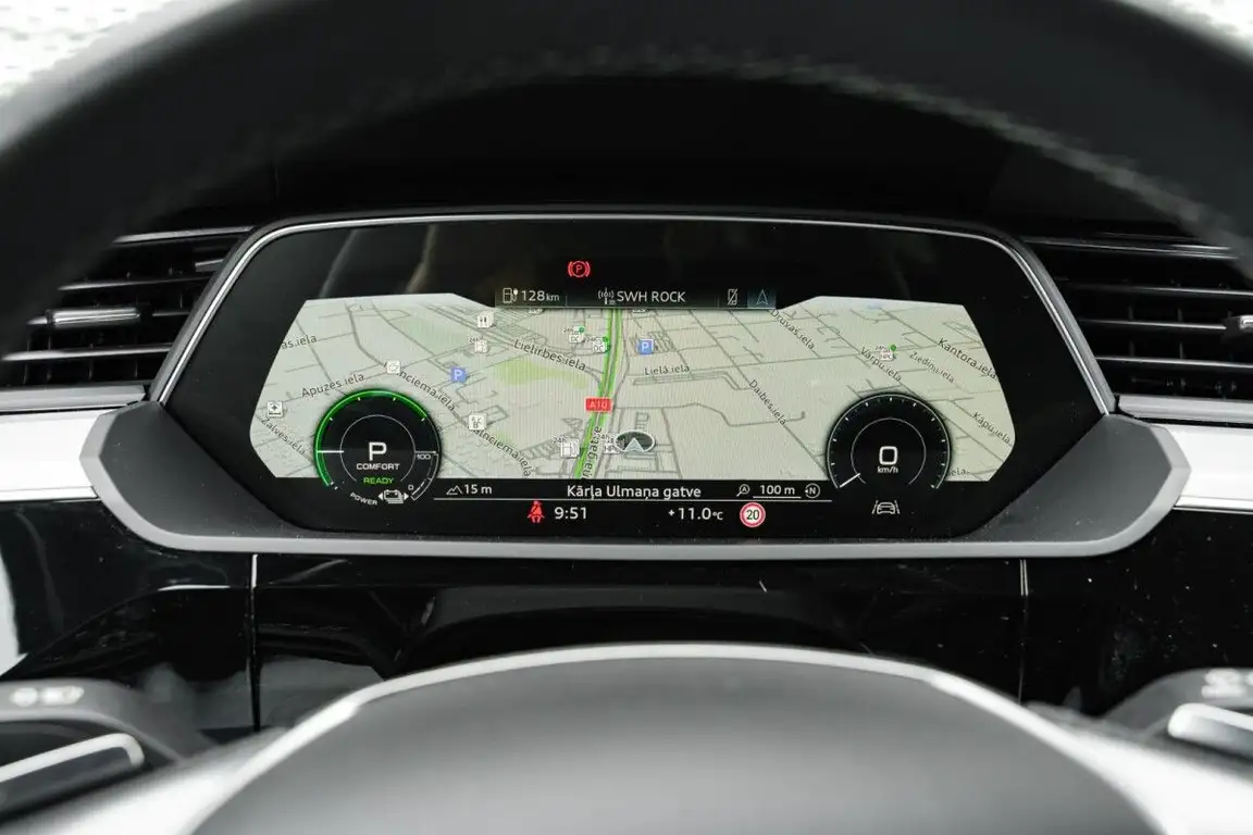 AUDI Q8 E-TRON