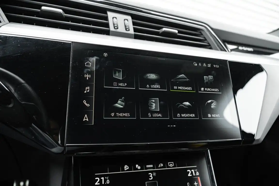 AUDI Q8 E-TRON