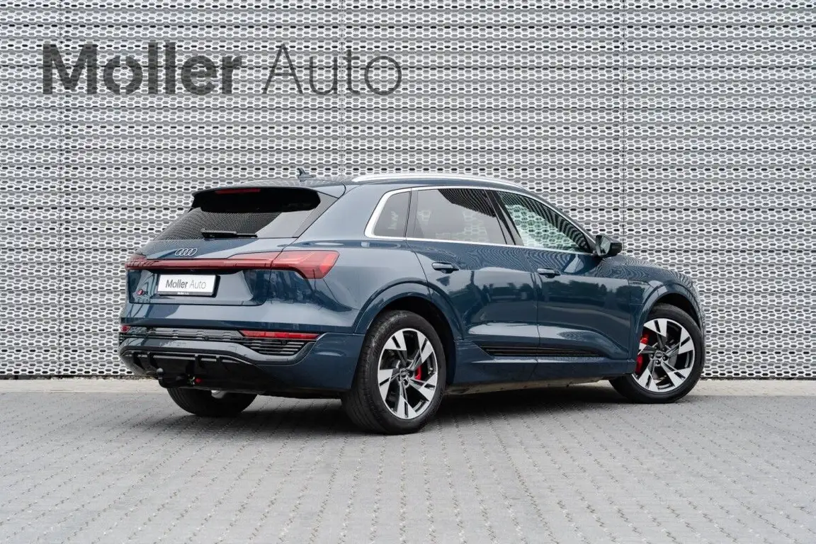 AUDI Q8 E-TRON