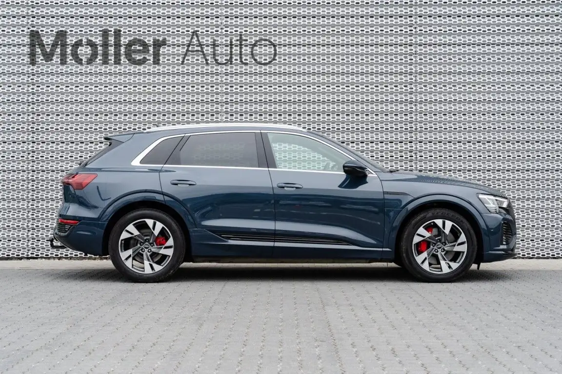AUDI Q8 E-TRON