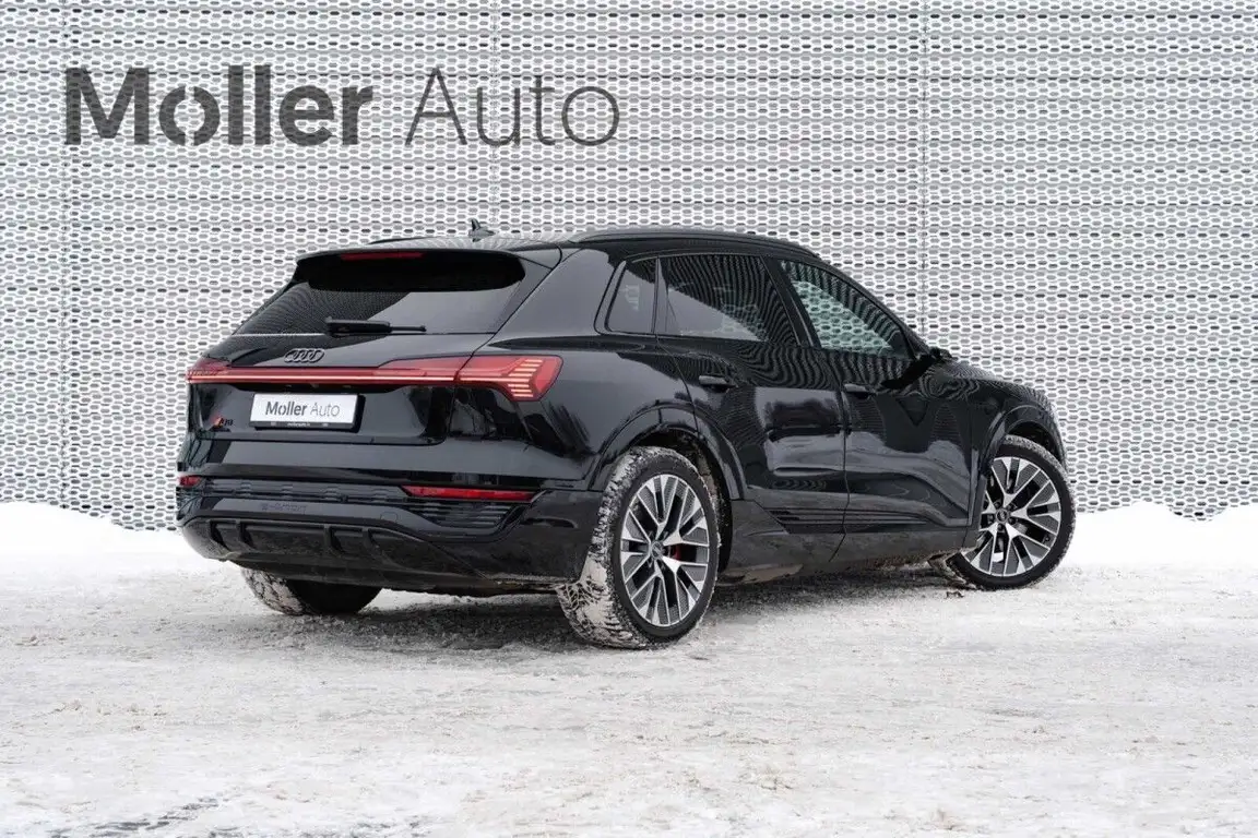 AUDI Q8 E-TRON