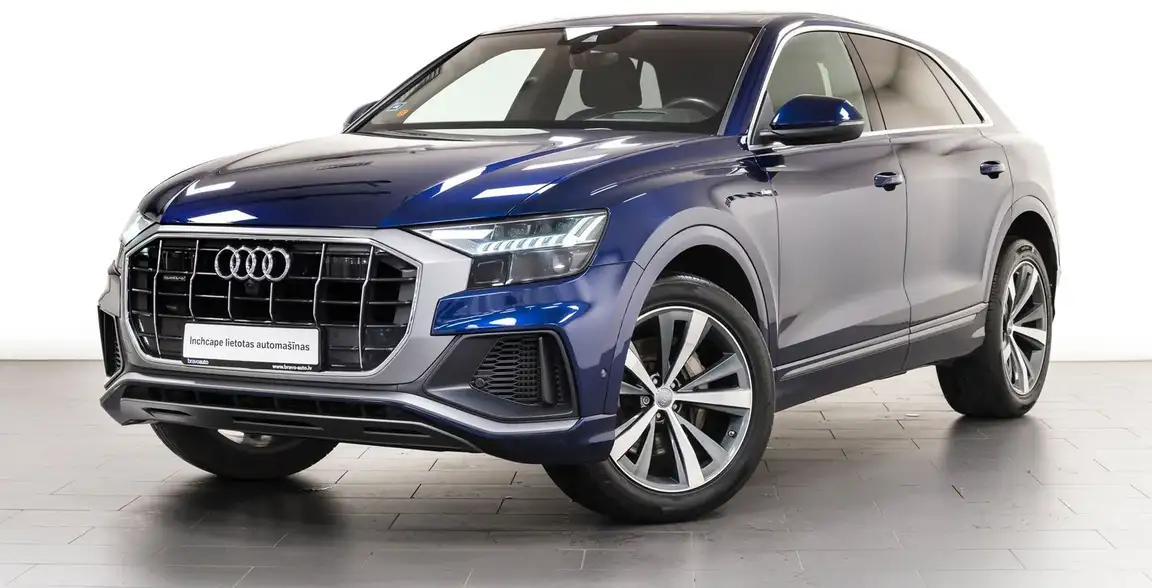 AUDI Q8