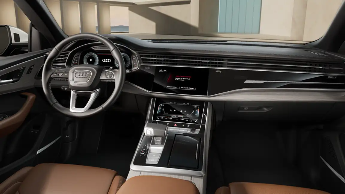 AUDI Q8