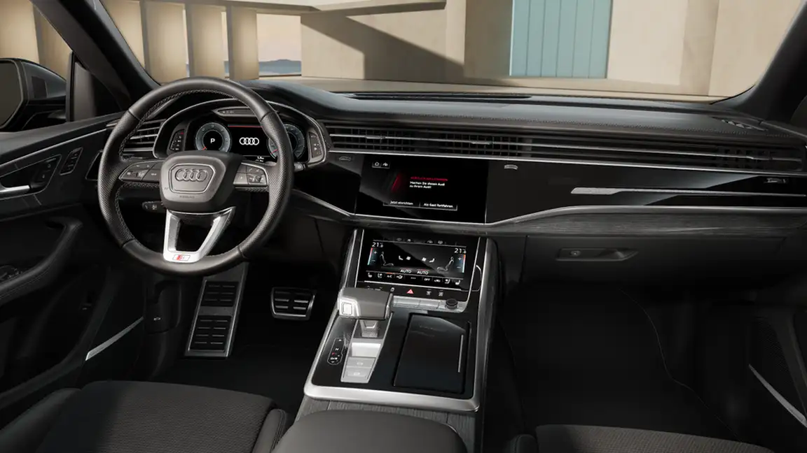 AUDI Q8