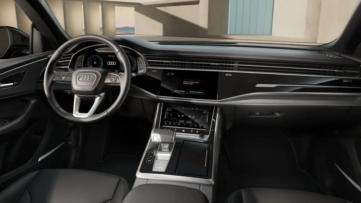 AUDI Q8