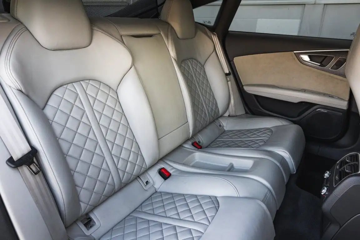 AUDI S7