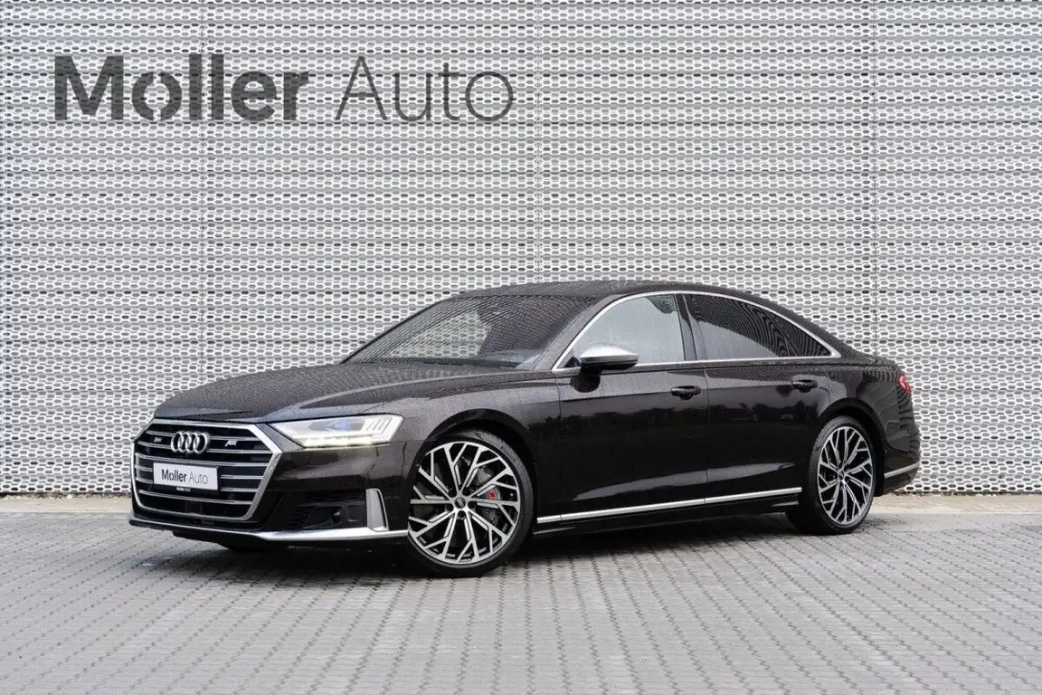 AUDI S8