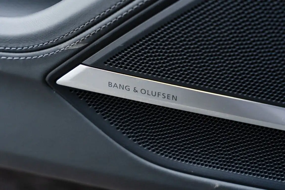 AUDI S8