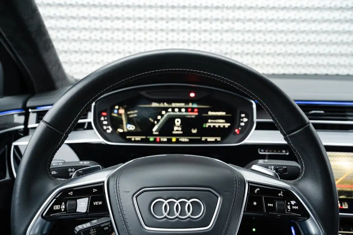 AUDI S8