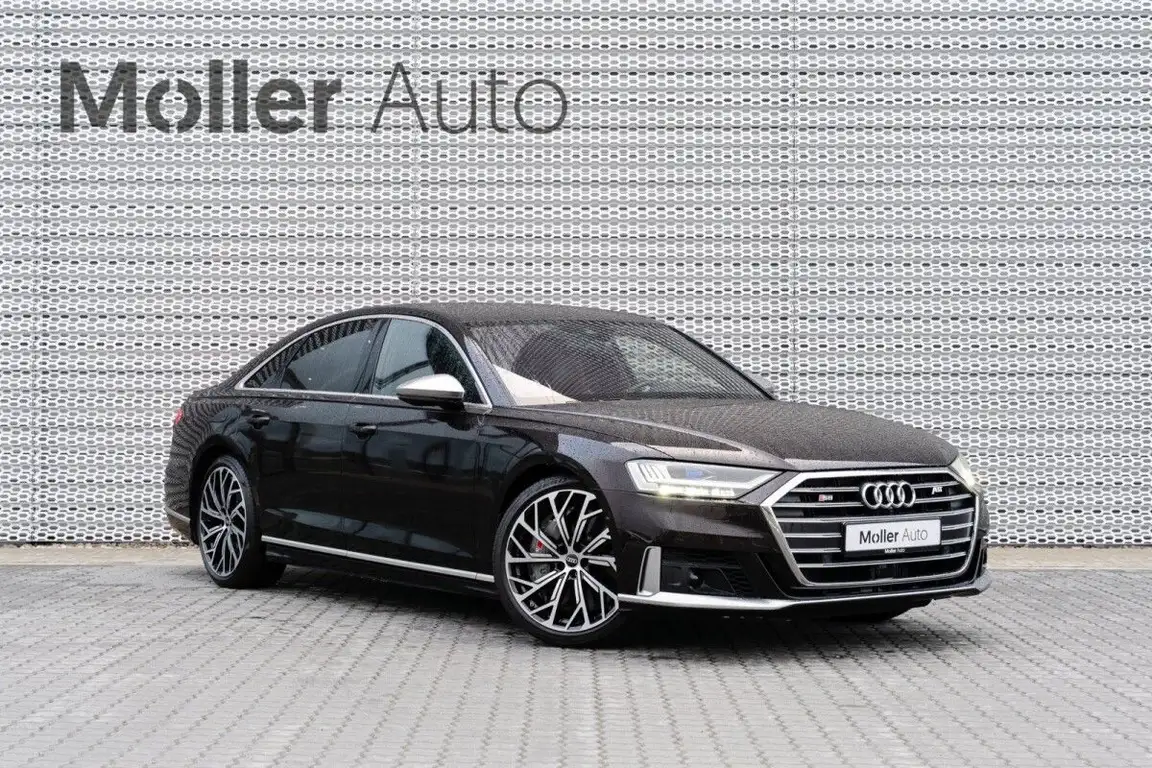 AUDI S8