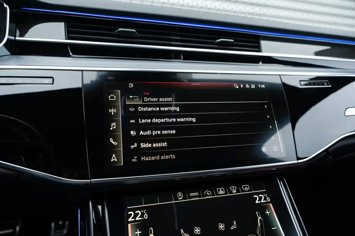 AUDI S8
