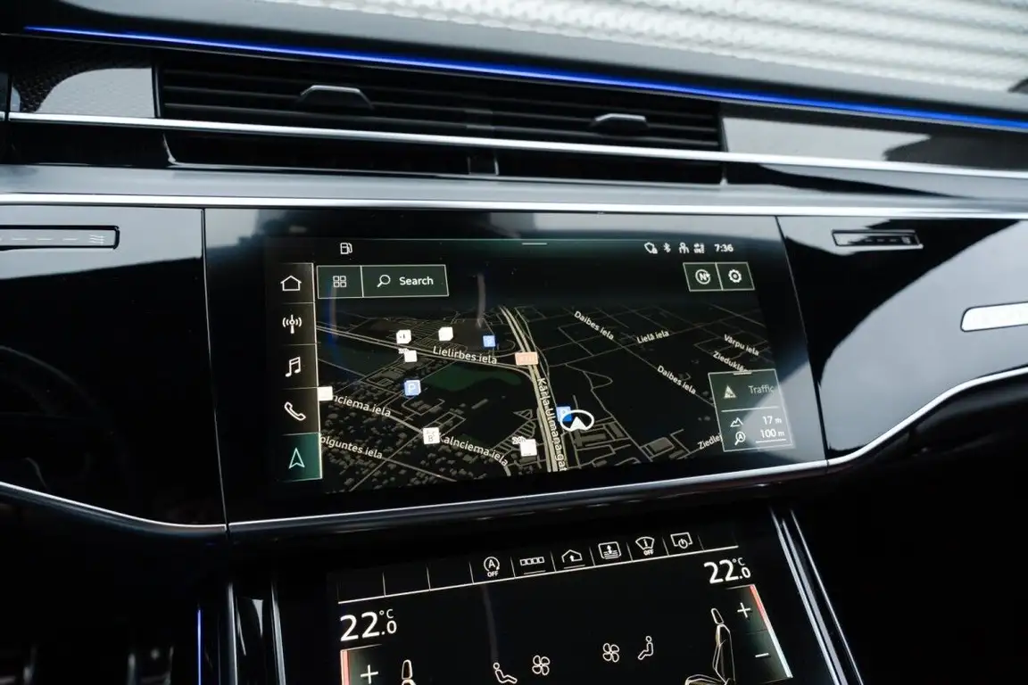 AUDI S8