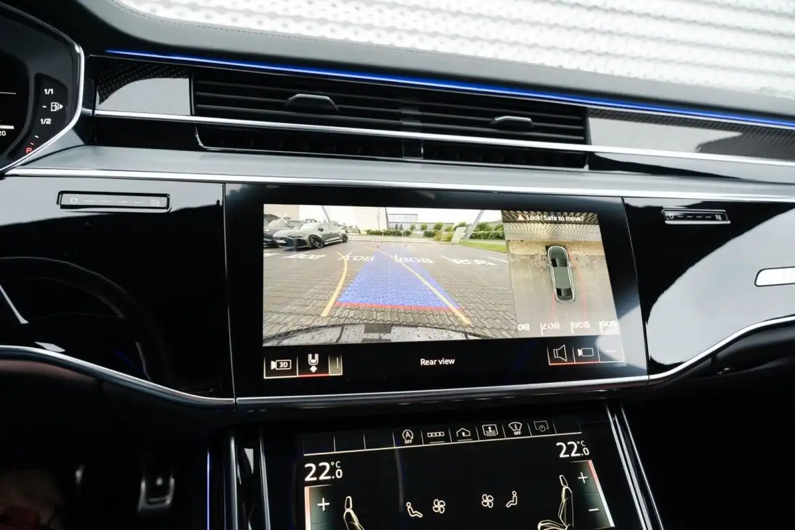 AUDI S8
