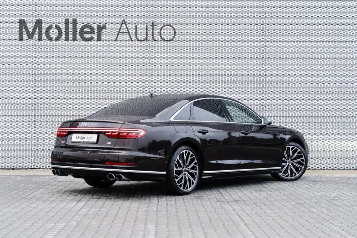 AUDI S8