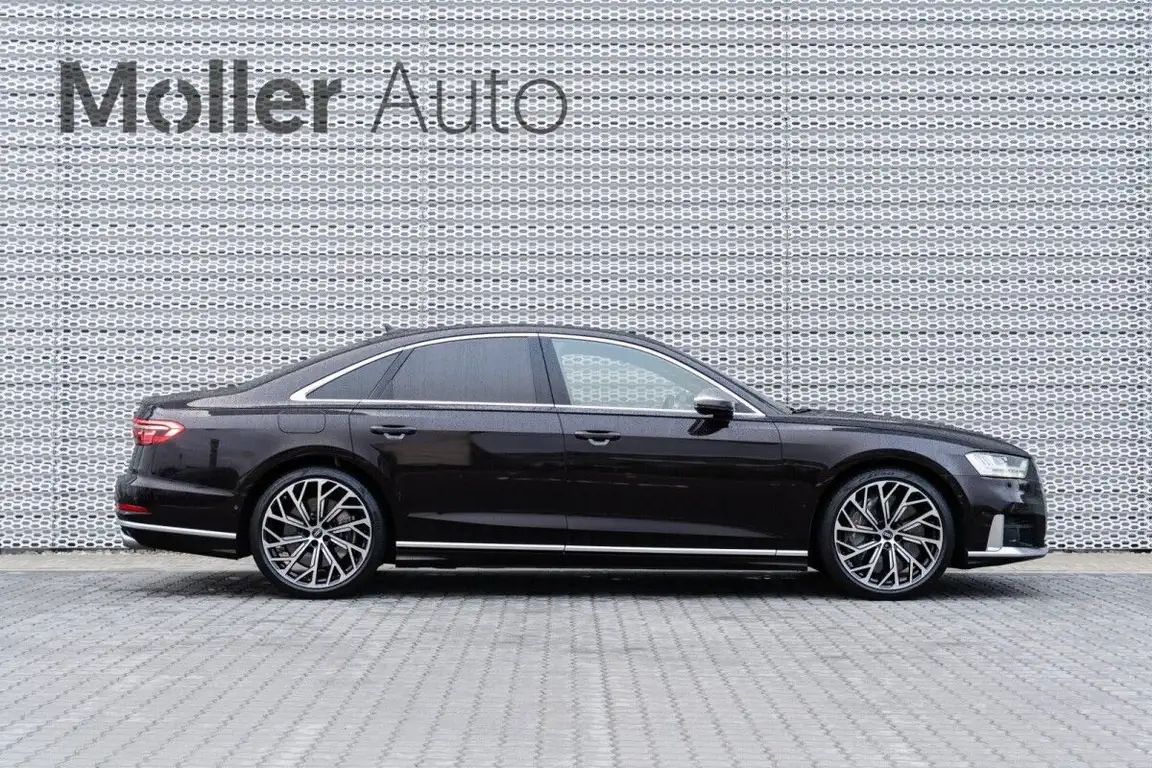 AUDI S8