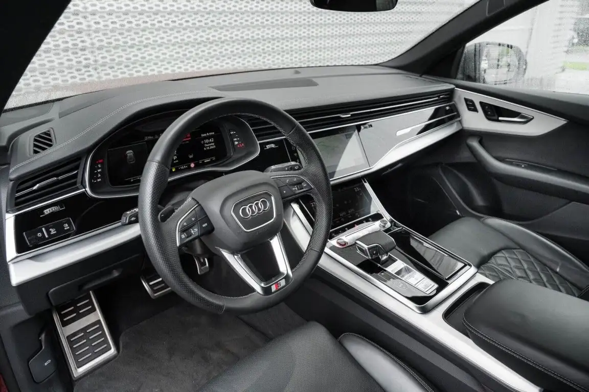 AUDI SQ8