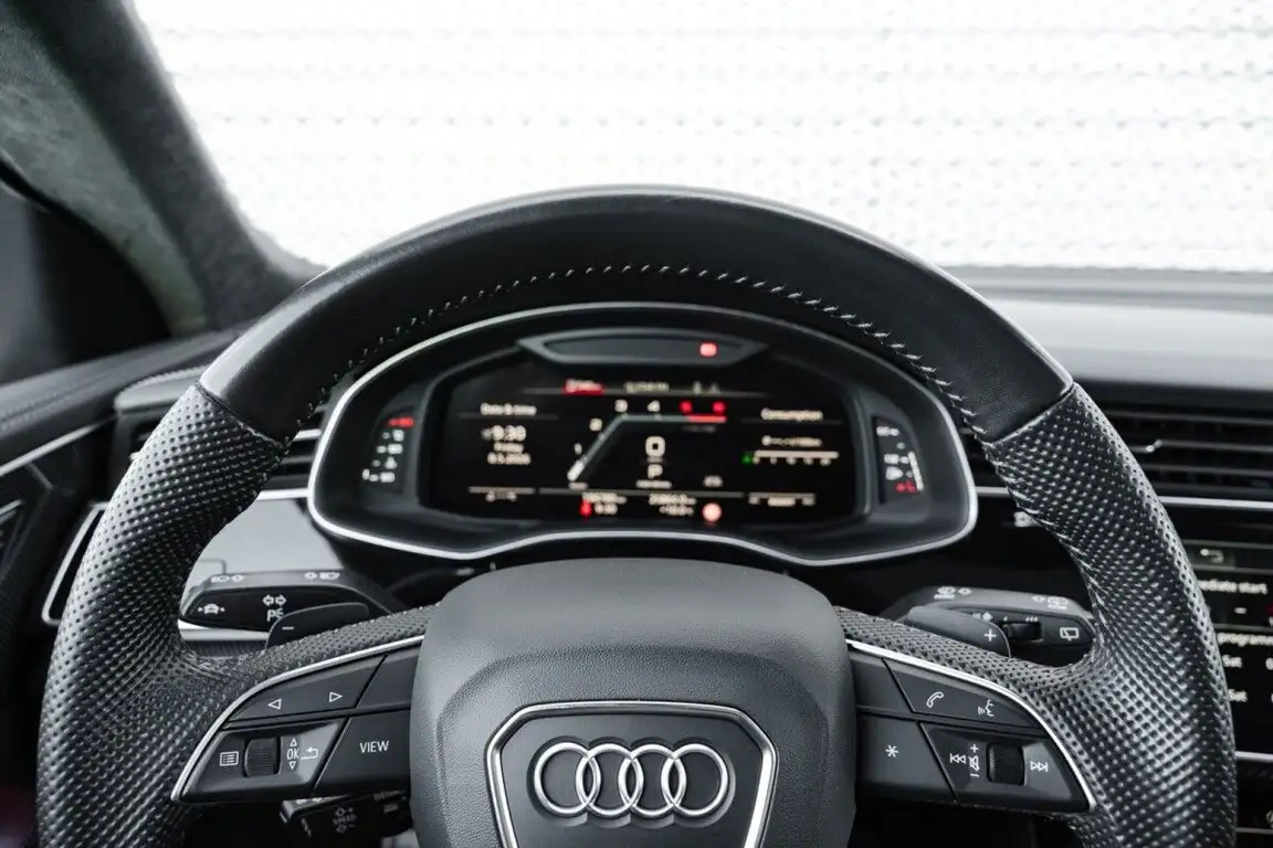 AUDI SQ8