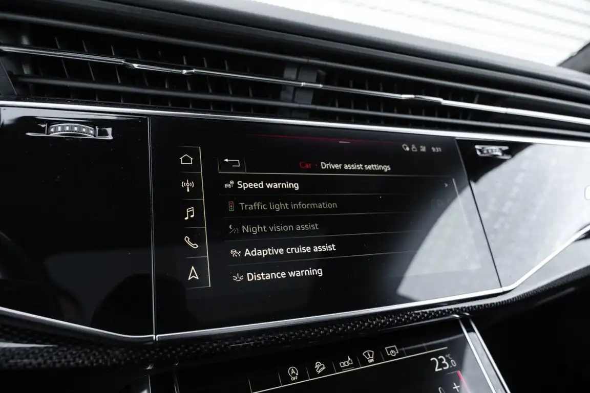 AUDI SQ8