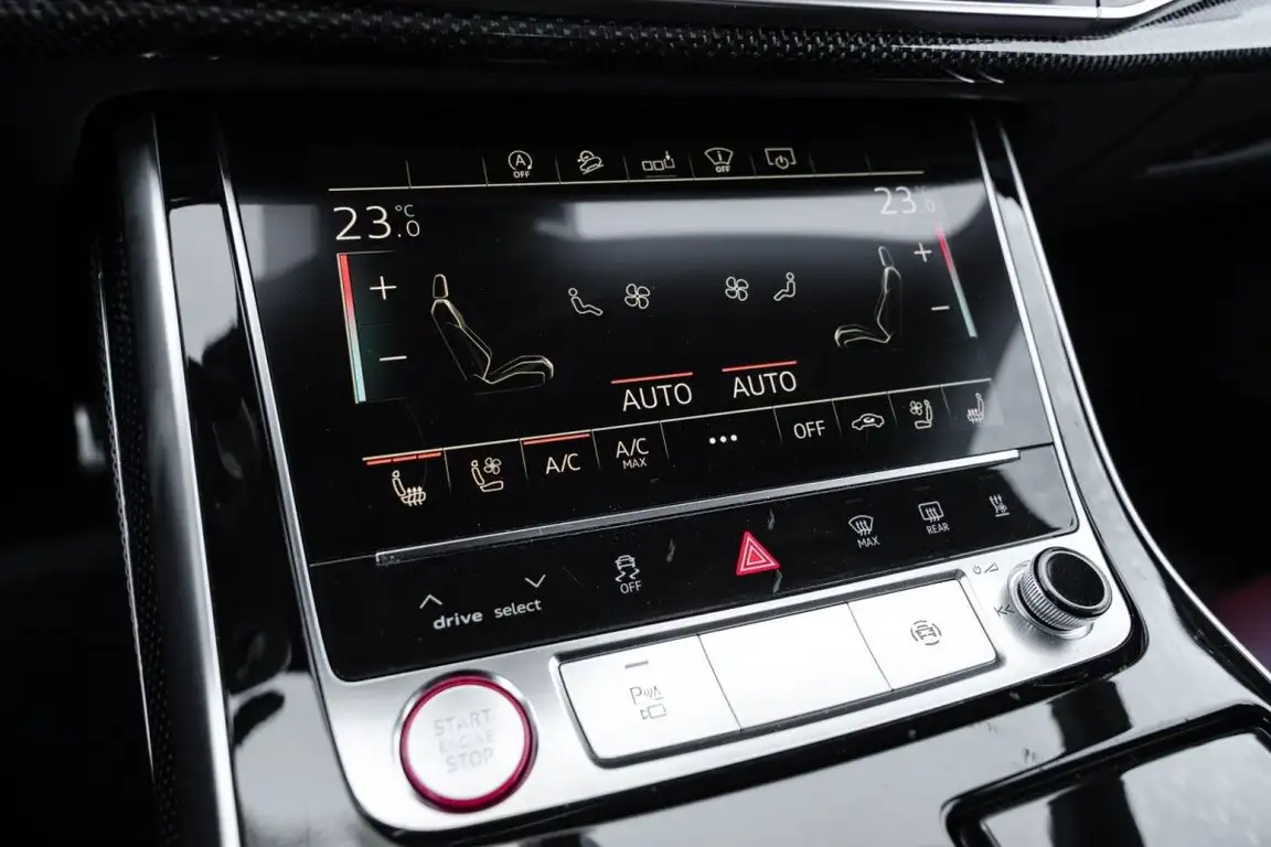 AUDI SQ8