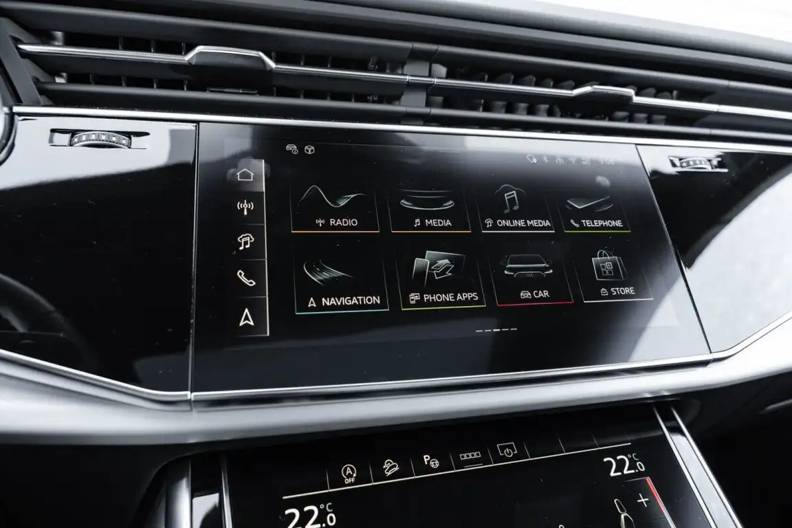 AUDI SQ8