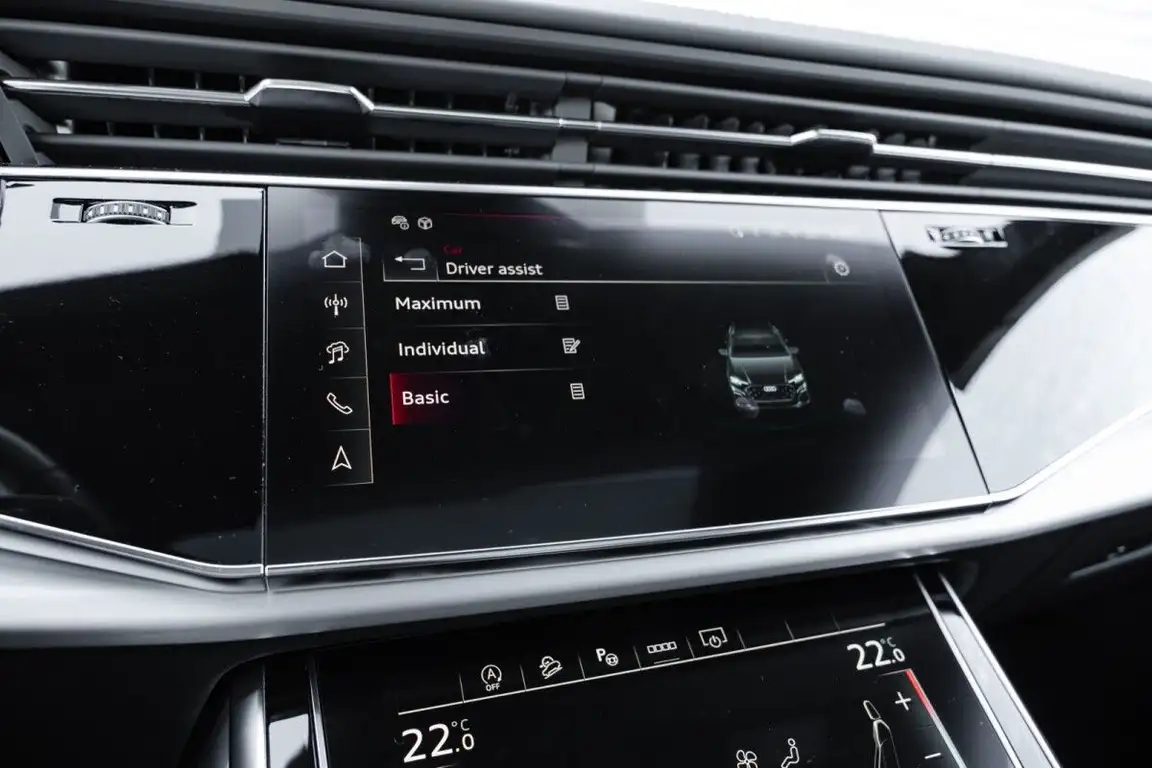AUDI SQ8