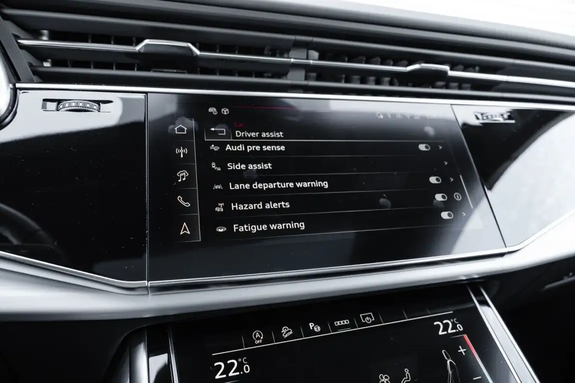 AUDI SQ8