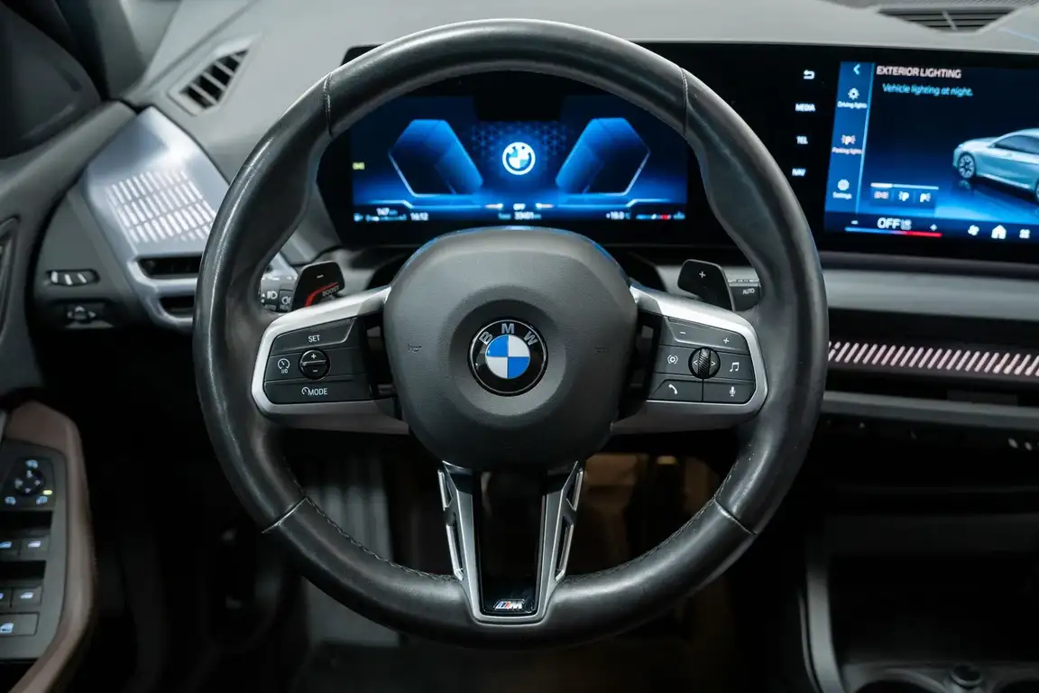 BMW 1 SERIES
