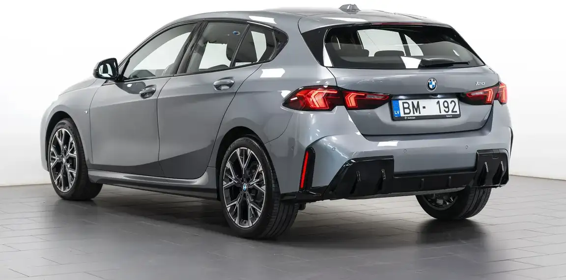 BMW 1 SERIES