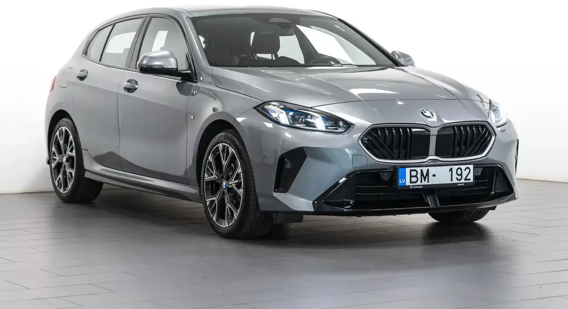 BMW 1 SERIES