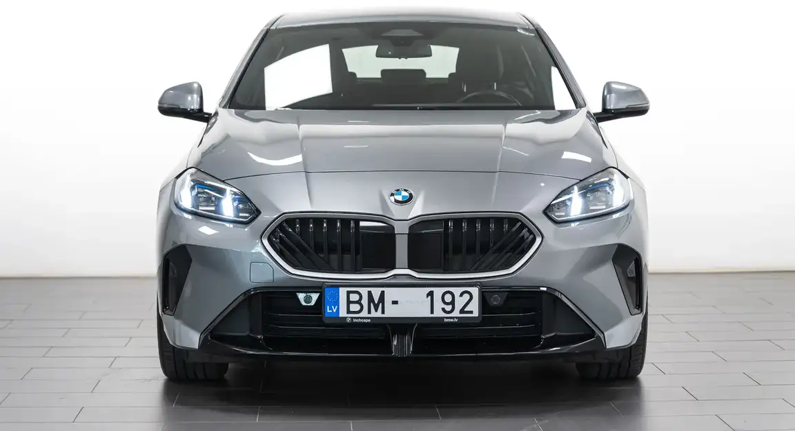 BMW 1 SERIES