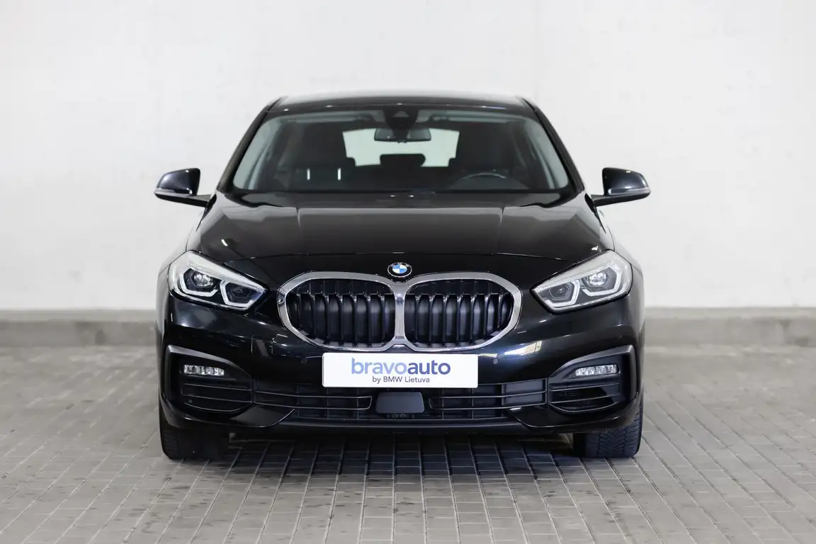 BMW 1 SERIES