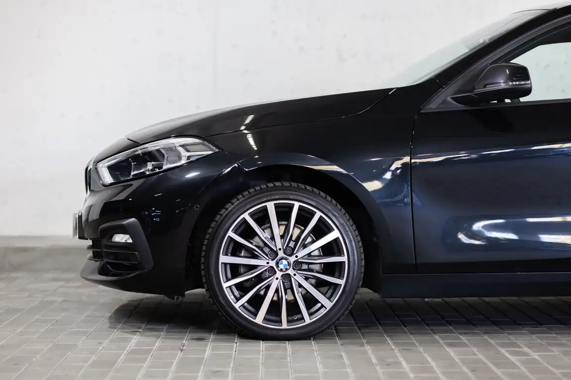 BMW 1 SERIES