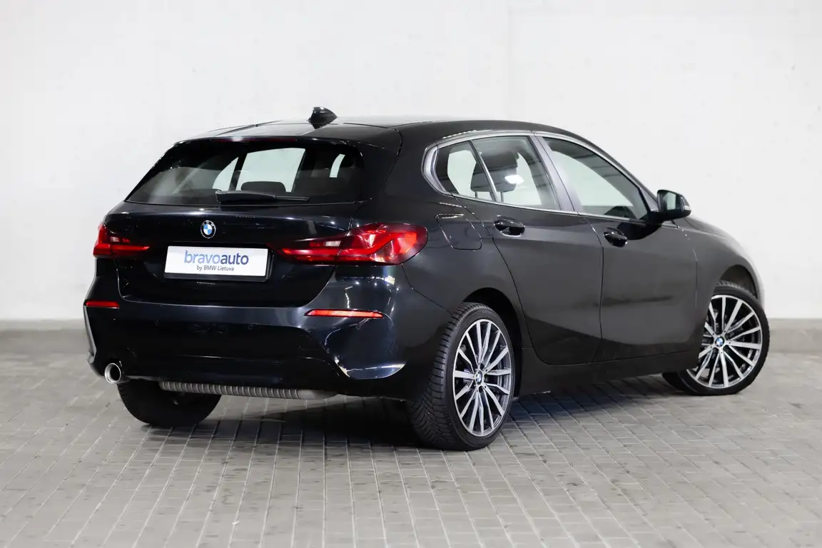 BMW 1 SERIES