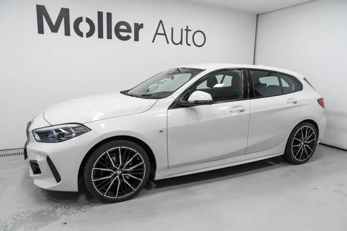BMW 1 SERIES