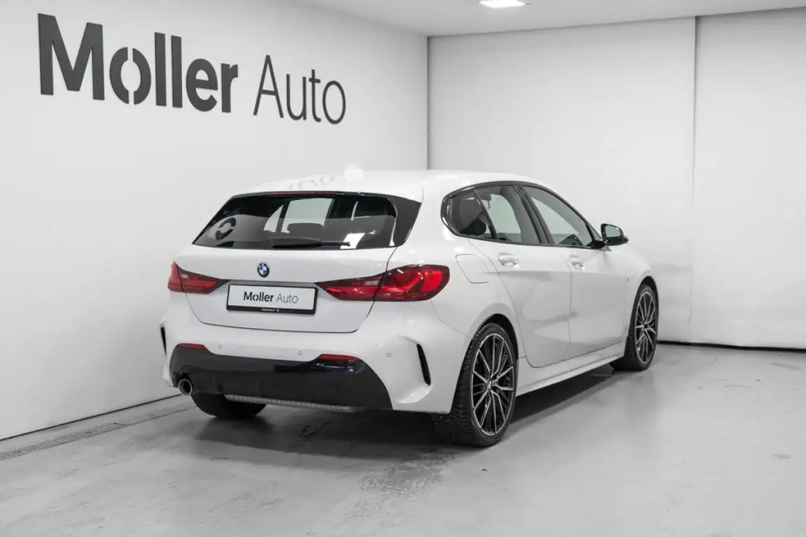 BMW 1 SERIES