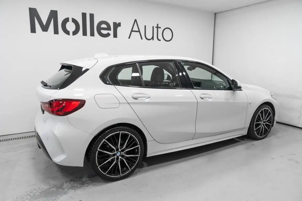 BMW 1 SERIES