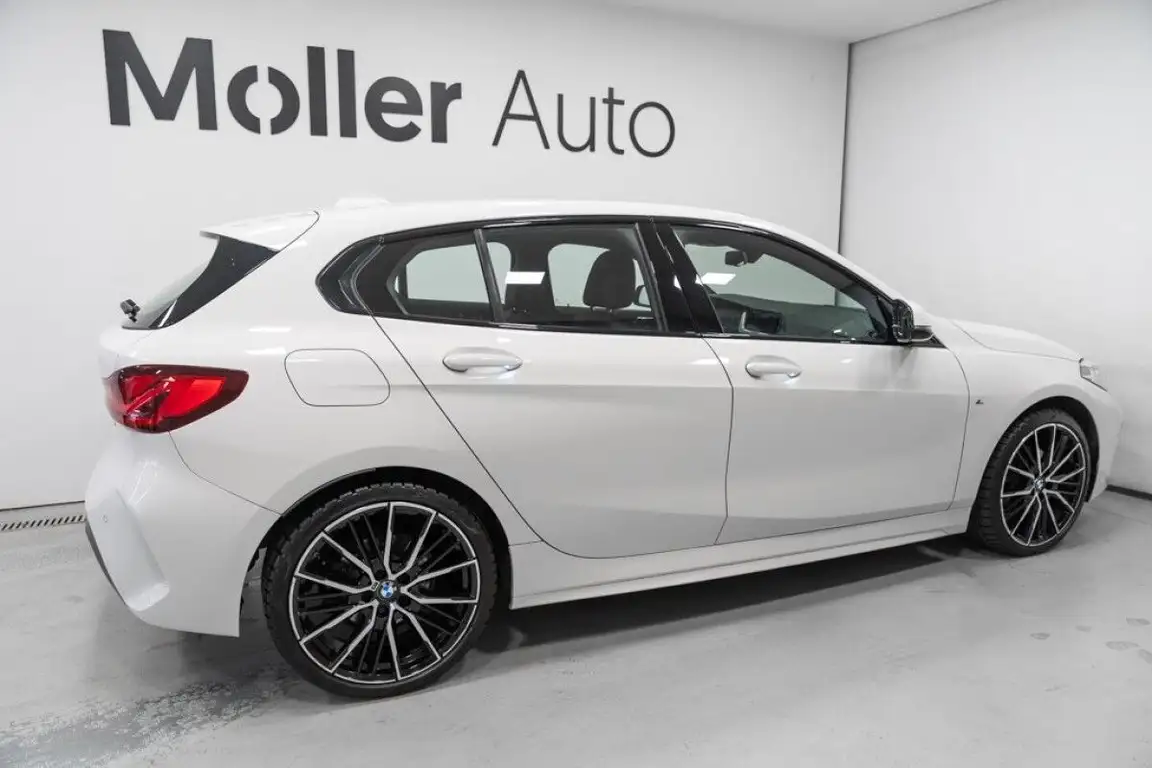 BMW 1 SERIES