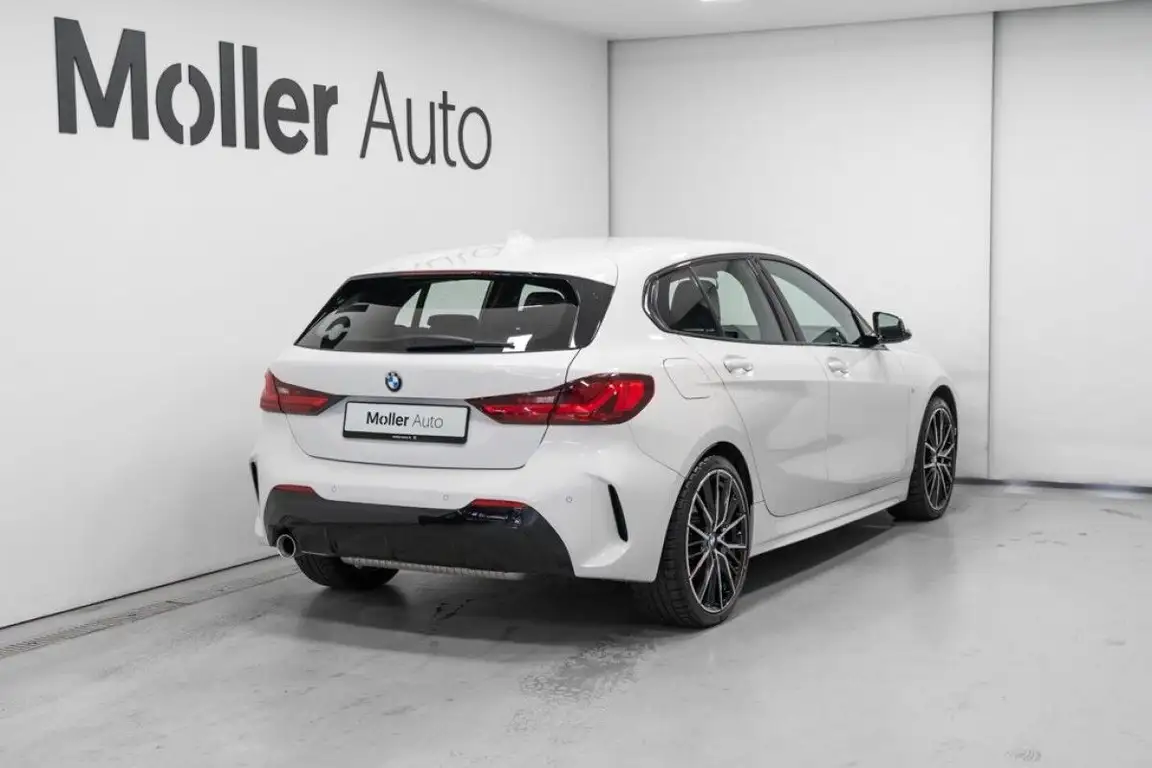 BMW 1 SERIES