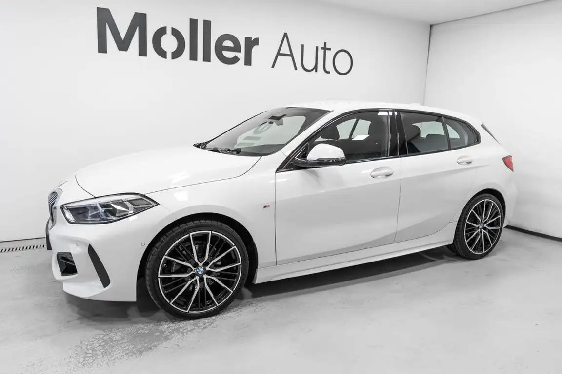 BMW 1 SERIES