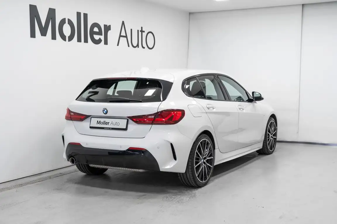 BMW 1 SERIES