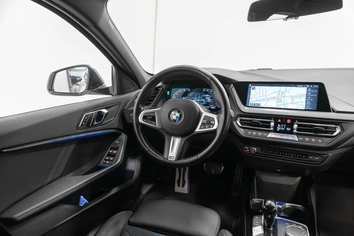 BMW 1 SERIES