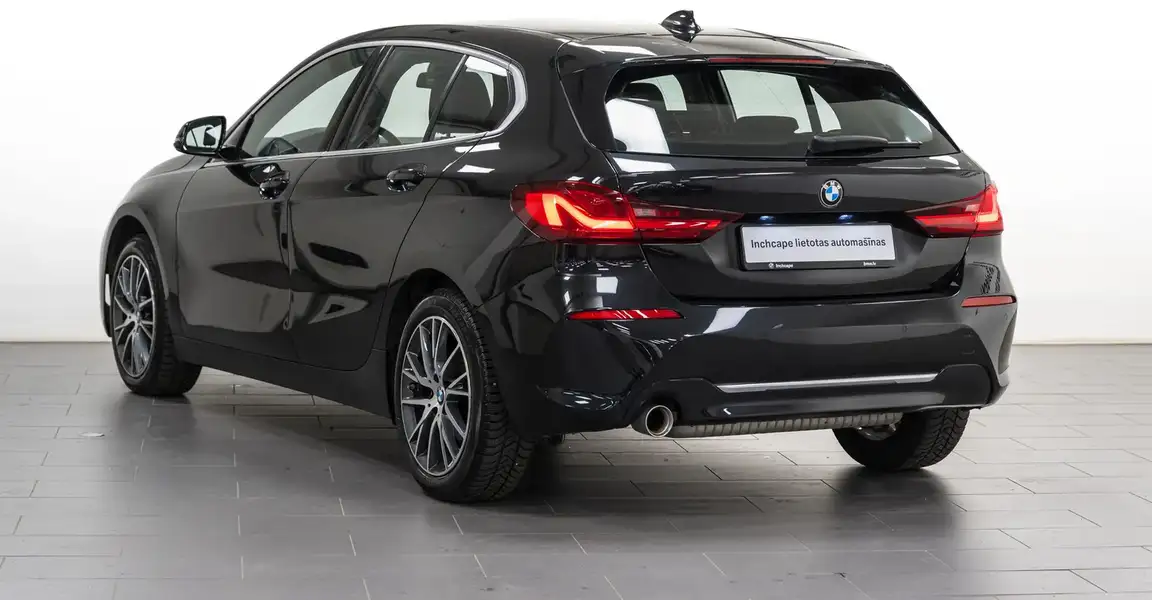 BMW 1 SERIES