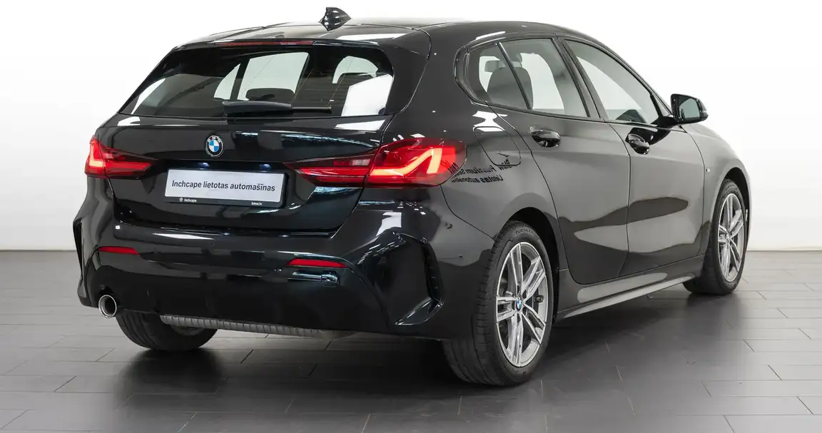 BMW 1 SERIES