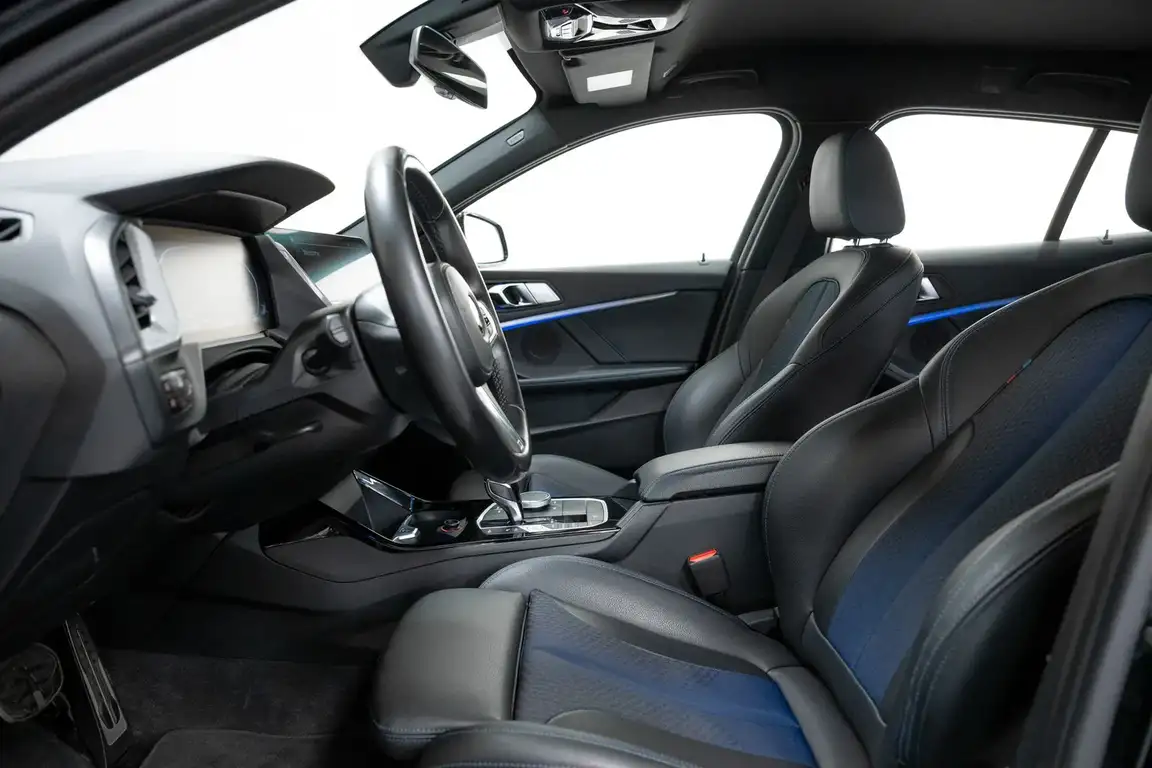 BMW 1 SERIES