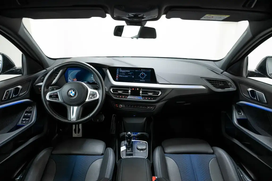 BMW 1 SERIES