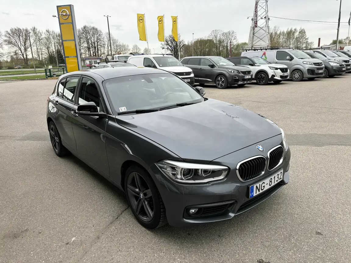 BMW 1 SERIES